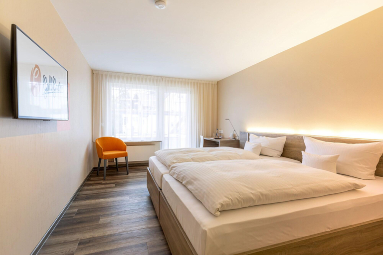Bedroom 3, Hotel Goll Pforzheim-Niefern, Enzkreis