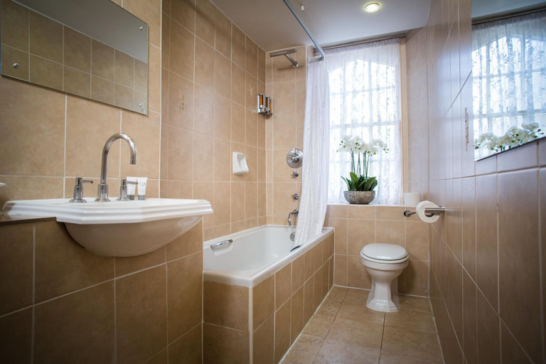 Bathroom 4, The Royal Oak Hotel, Conwy