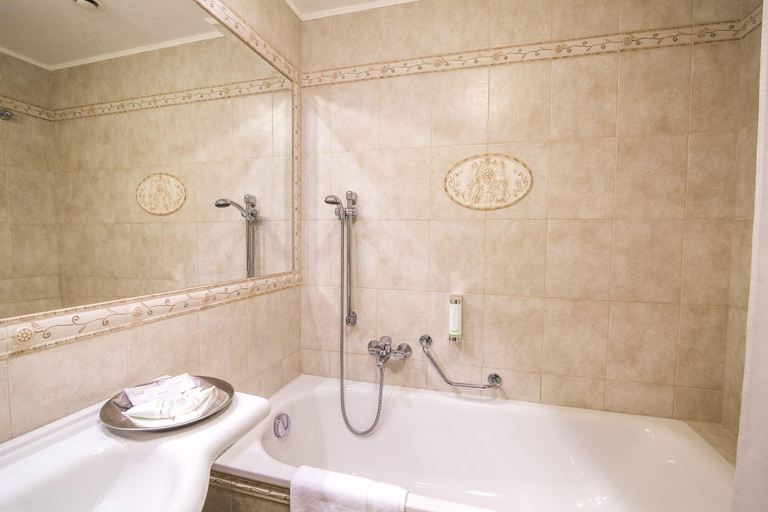 Bathroom 4, Karlsbad Grande Madonna, Karlovy Vary