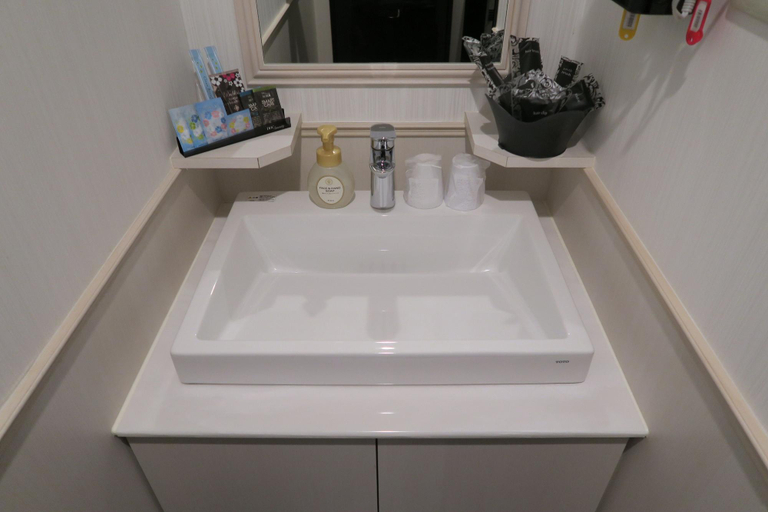 Bathroom 4, Hotel 31, Funabashi