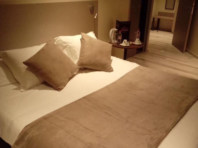 Bedroom 4, Le Grand Hotel, Nord