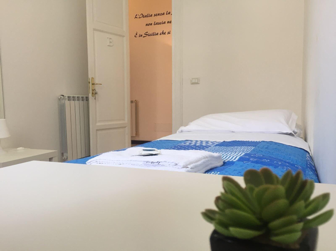Bedroom 2, Liola B&B, Palermo