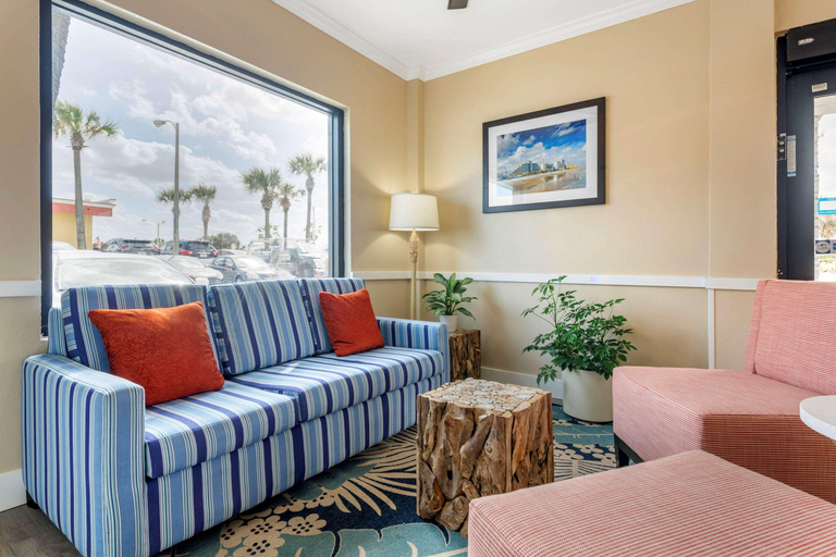 Public Area 2, Comfort Inn & Suites Daytona Beach Oceanfront, Volusia