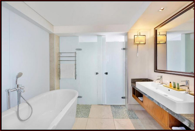 Bathroom 5, Hilton Garden Inn Windhoek, Namibia, Windhoek East