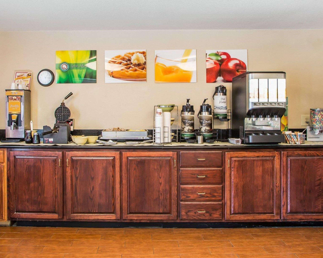 Food & Drinks, Quality Inn & Suites Middletown - Franklin, Warren