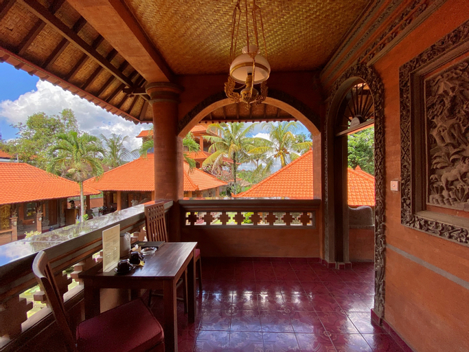 Exterior & Views 20