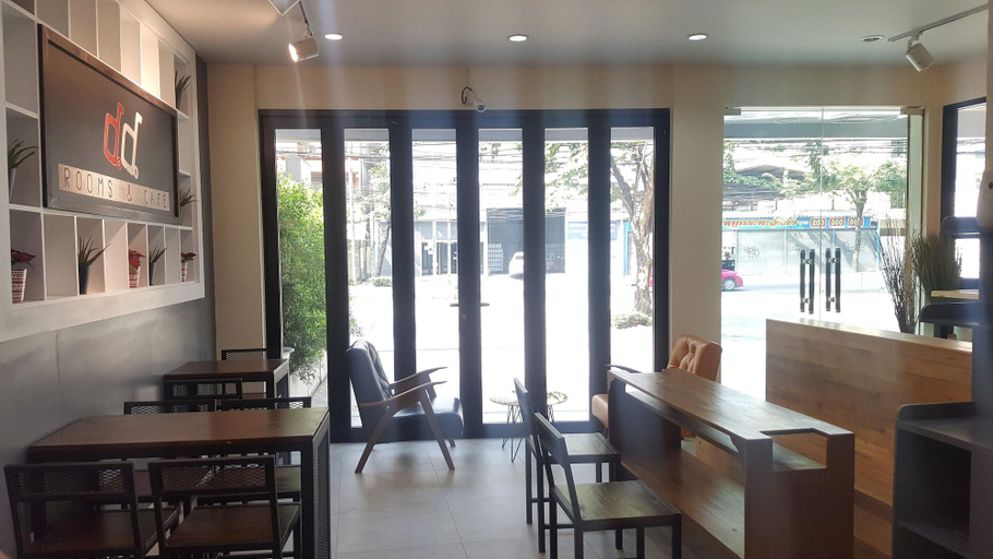 Public Area 2, Double D Rooms & Cafe, Bangkok Noi