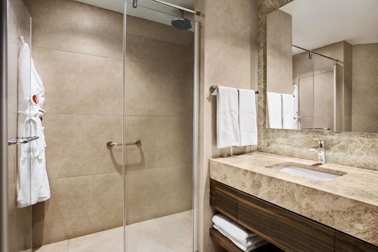 Bathroom 4, Ramada Hotel Suites(Dublicated)), Kuşadası