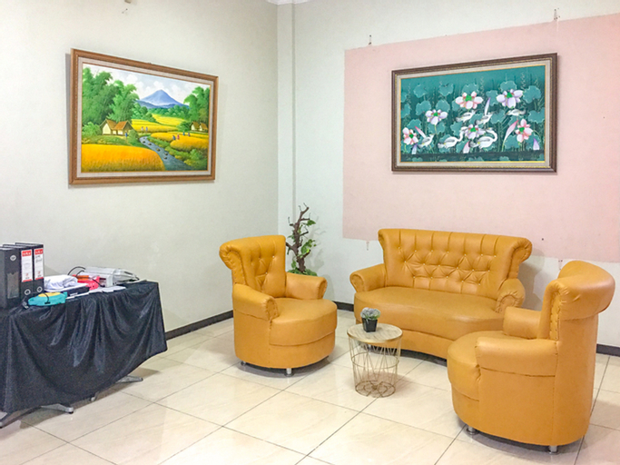Public Area 2, SMESA Edotel Syariah Surabaya Mitra RedDoorz, Surabaya