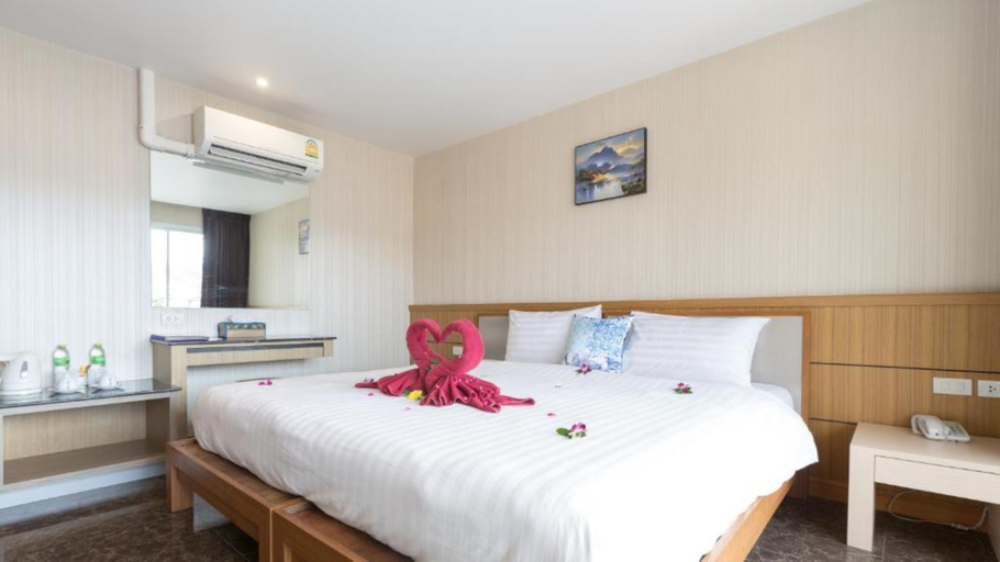 Bedroom 5, Anda Beachside Hotel, Phuket Island