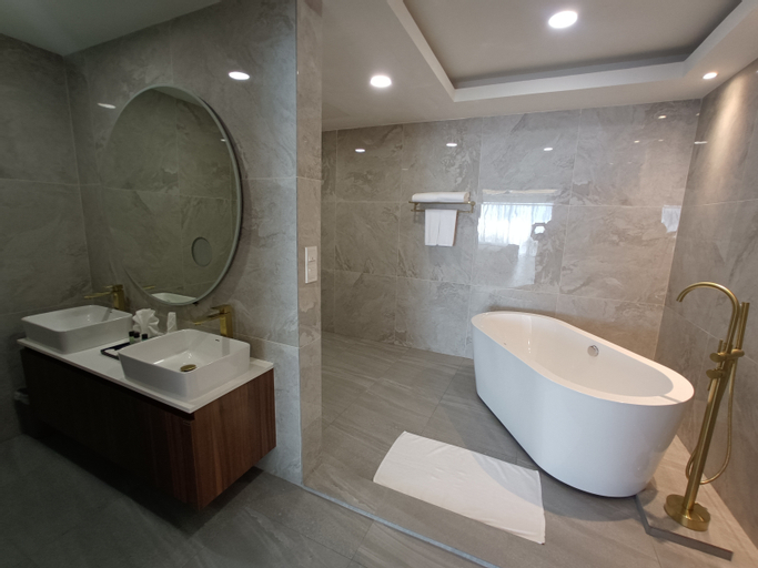 Bathroom 5