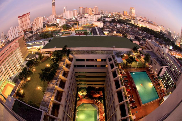 Exterior & Views 10