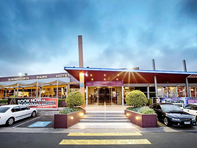 Exterior & Views 2, Nightcap at Sandown Park Hotel, Melbourne