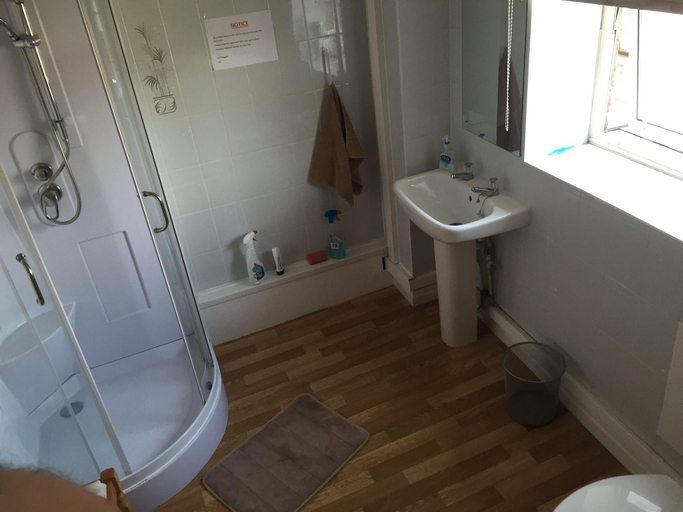 Bathroom 4, Riverside Mews, North Lincolnshire