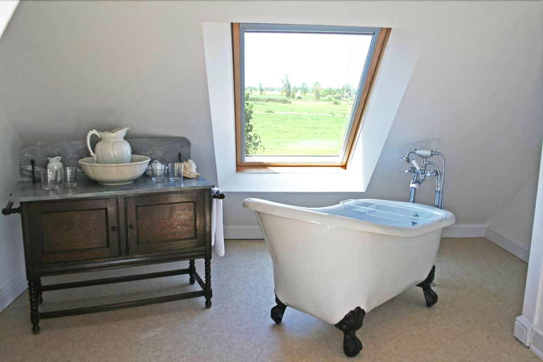 Bathroom, Avon Lodge, Wiltshire