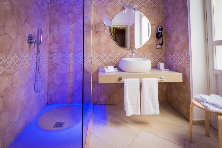 Bathroom 4, Maecò Ortigia B&B, Syracuse