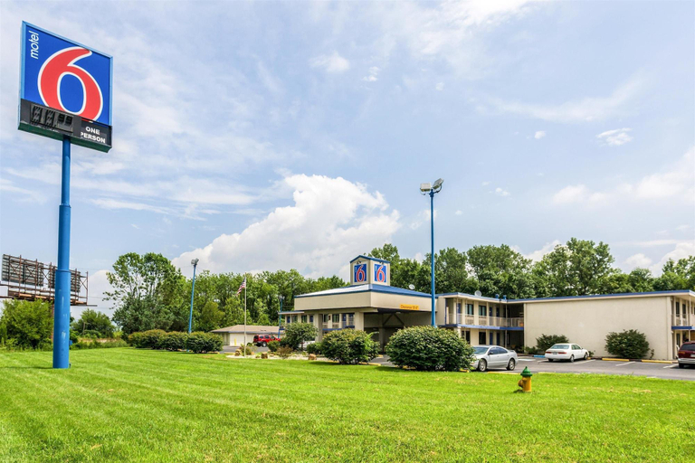 Exterior & Views 2, PT6 Inn, Vanderburgh