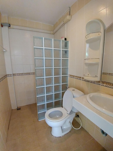 Bathroom, Koh Larn De Beach, Pattaya