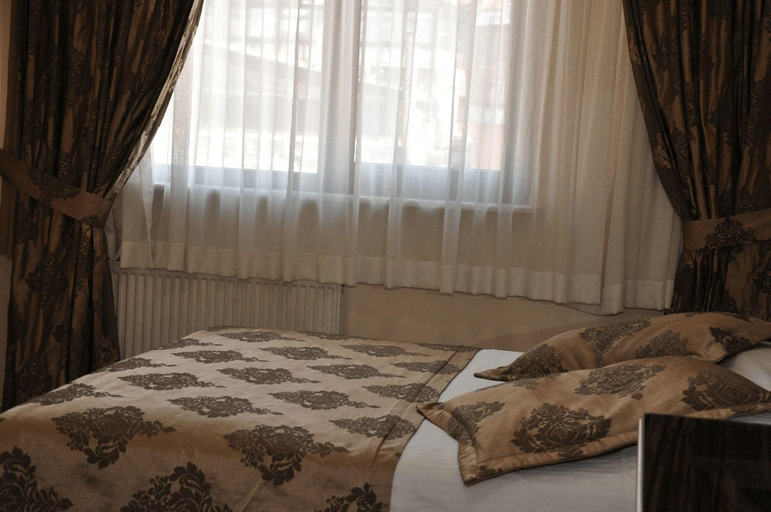 Bedroom 4, Grand Papirus Hotel, Beyoğlu