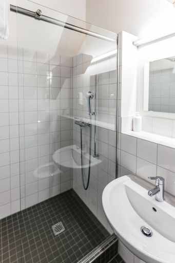 Bathroom 4, Depot 195 - Hostel Winterthur, Winterthur
