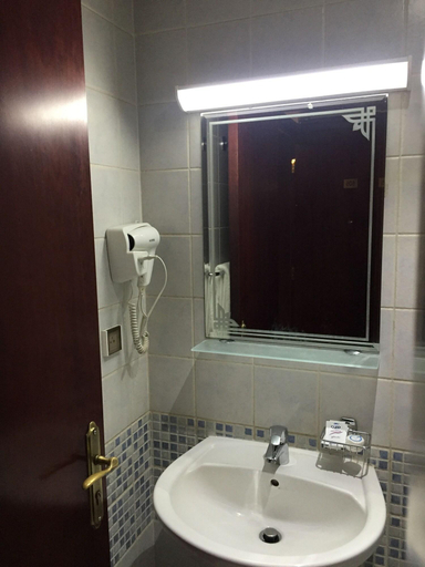 Bathroom, Manazel Alaswaf Hotel, Al Madinah Al Munawwarah