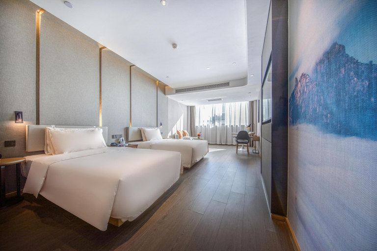 Bedroom 4, QingDao May Fourth Square Badaguan Atour S Hotel, Qingdao