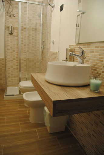 Bathroom 4, B&B Belvedere Partenopeo, Napoli