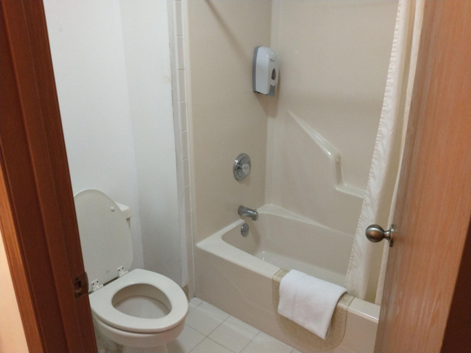 Bathroom 3, Dutton Inn, Taney