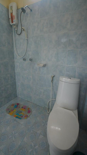 Bathroom 4, R.T. Hotel, Takua Pa