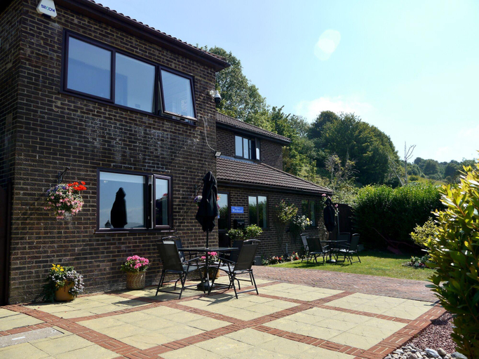 Exterior & Views 2, Heathwood BnB, Kent