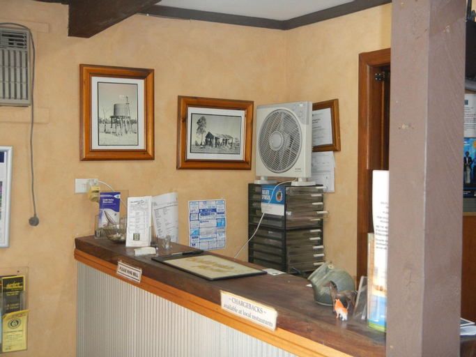 Public Area, Young Goldrush Motel, Young