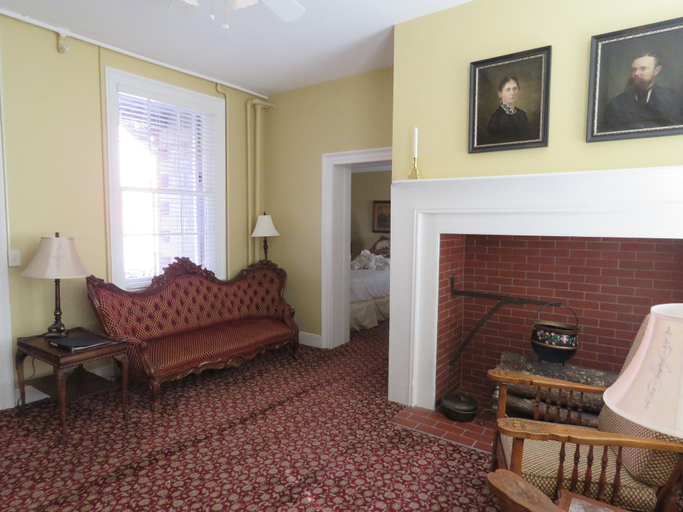 Public Area 3, The Swope Manor Bed & Breakfast, Adams