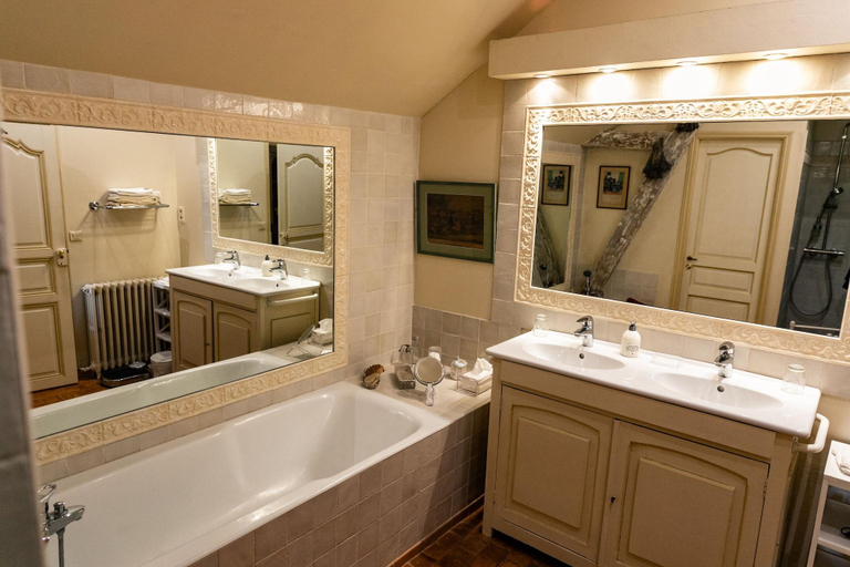 Bathroom 4, Manoir Du Bois Noblet, Maine-et-Loire