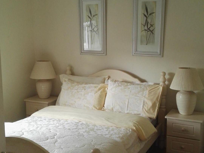 Bedroom 2, The Vee B&B