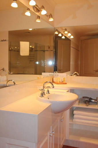 Bathroom 4, The Lawson Riverside Suites, Wagga Wagga - Pt A