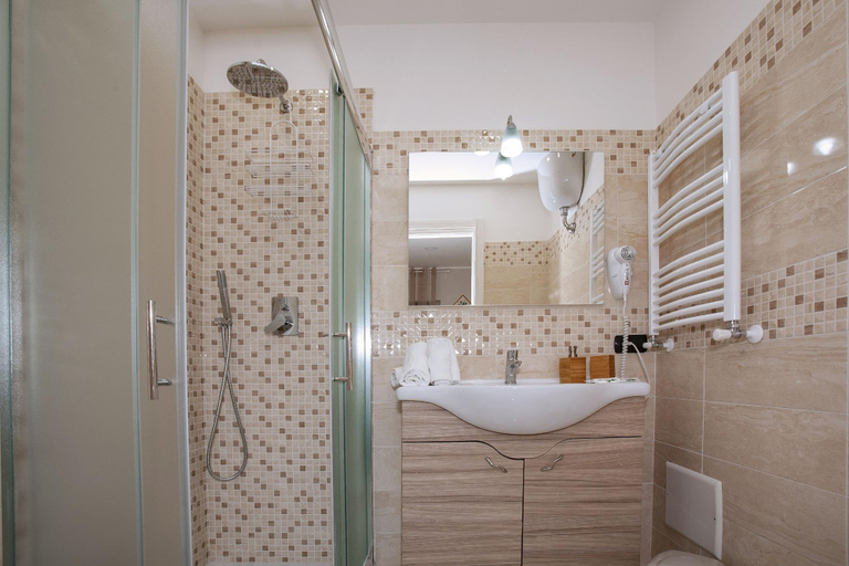 Bathroom 5, B&B Relax in Pompei, Napoli