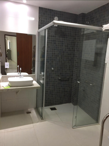 Bathroom 4, Pousada La Portella, Cabo Frio
