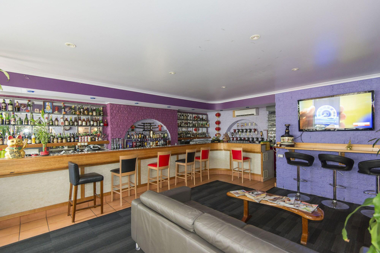 Food & Drinks 5, Coral Sands Motel, Mackay - Pt A