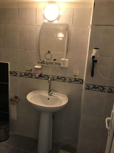 Bathroom 5, Miray Apart Hotel, Fatih