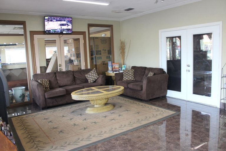 Public Area 3, Tampa Inn - Near Busch Gardens, Hillsborough