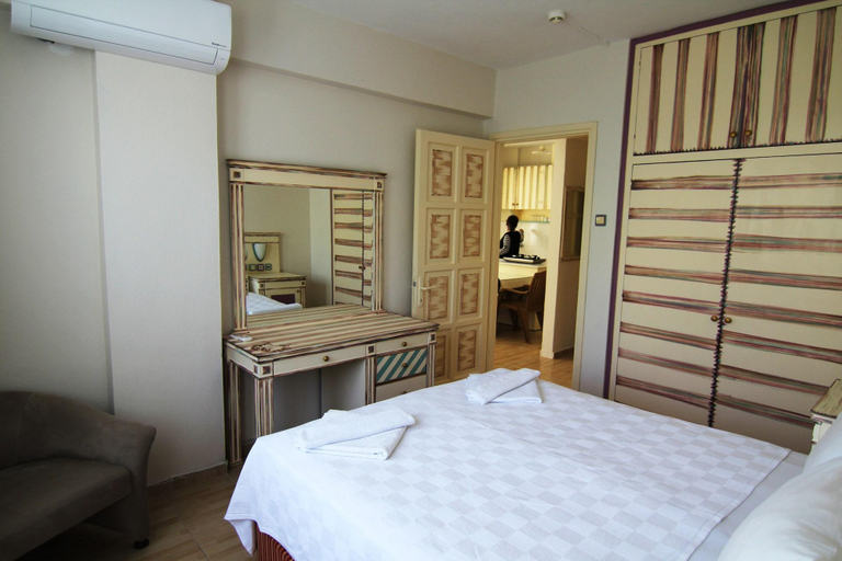 Bedroom 3, Cicek Apart Hotel, Çeşme
