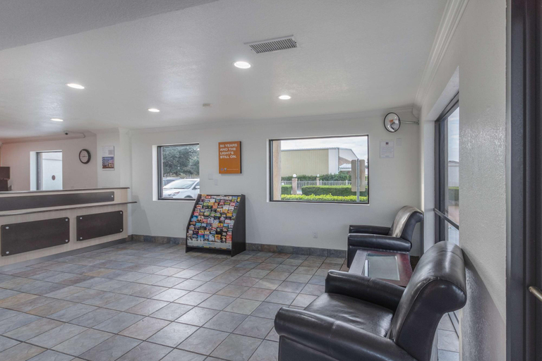 Public Area 2, Motel 6 Lancaster, TX - DeSoto - Lancaster, Dallas