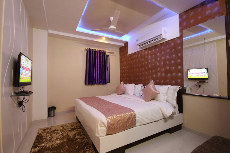 Bedroom 2, HOTEL SHREE GOPAL RESIDENCY , Ahmadabad
