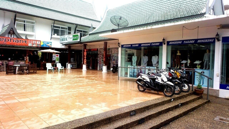 Public Area 2, Merlin Plaza Apartments, Thai Mueang