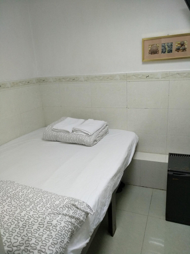Bedroom 4, South & North House, Kowloon