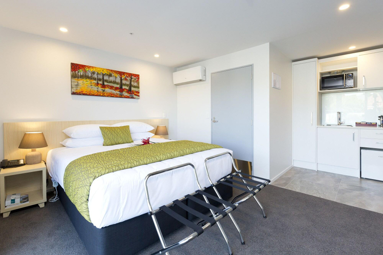 Bedroom 2, 239 on Lincoln Motel, Christchurch