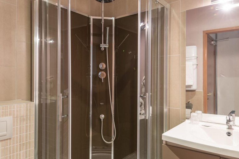 Bathroom 4, Le Réverbère - La Cuisinerie - L'Hôtellerie, Hautes-Pyrénées