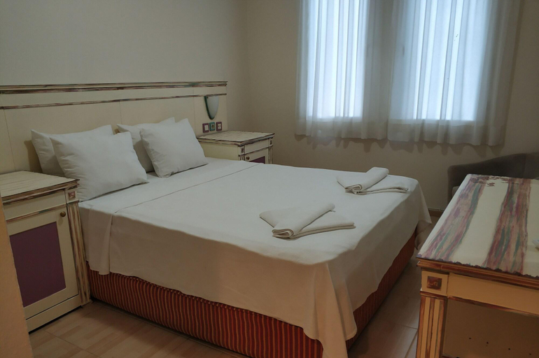 Bedroom 4, Cicek Apart Hotel, Çeşme