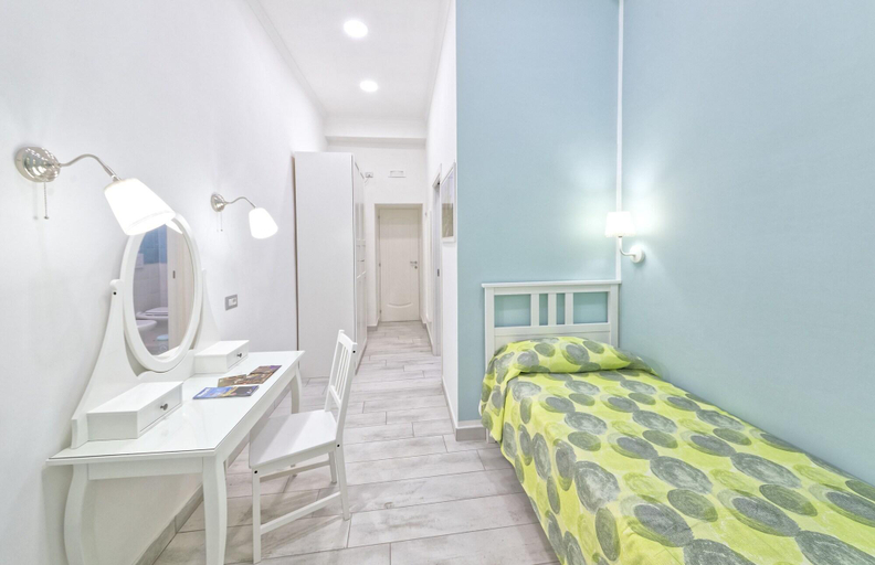 Bedroom 4, B&B Rest a Napoli, Napoli