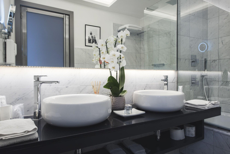 Bathroom 4, Mascherino Suites, Rome